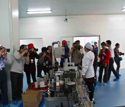 九江職工攝影協(xié)會采風(fēng)團深入仙客來公司采風(fēng)