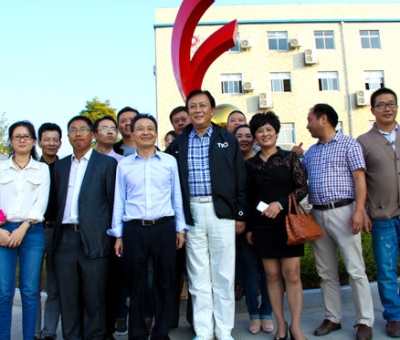 著名表演藝術家唐國強先生親臨仙客來公司