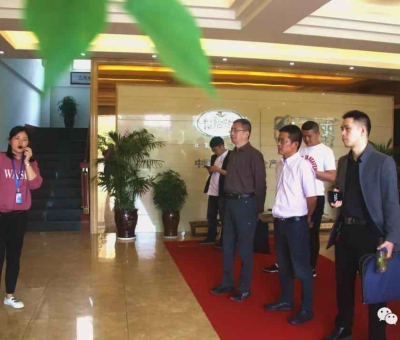 “堅(jiān)扶實(shí)業(yè)，造福人民”推動(dòng)食用菌產(chǎn)業(yè)升級(jí)！省發(fā)改委商價(jià)管理處領(lǐng)導(dǎo)蒞臨仙客來靈芝調(diào)研。