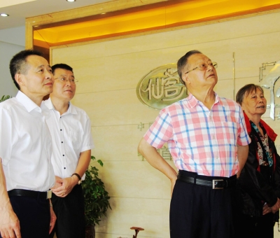 推進農(nóng)業(yè)發(fā)展抓好生產(chǎn)落實，仙客來因為他的到來備受鼓舞！