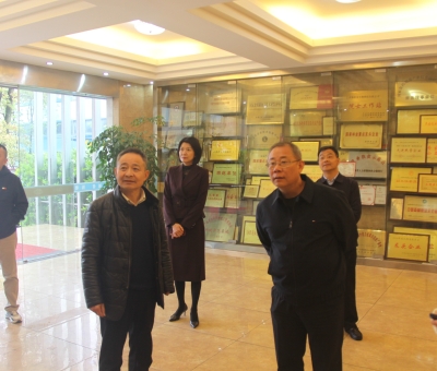 國家稅務(wù)總局九江市稅務(wù)局黨委副書記、副局長孫暉等領(lǐng)導(dǎo)蒞臨仙客來公司調(diào)研