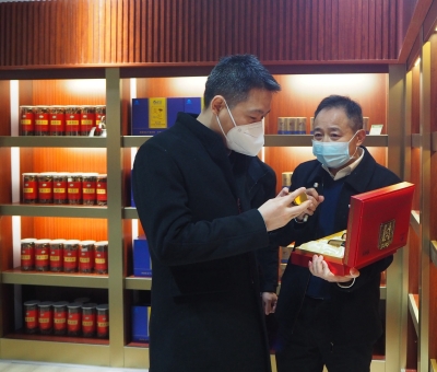 市委常委、市紀(jì)委書記熊明一行到仙客來公司走訪慰問并調(diào)研食品安全工作