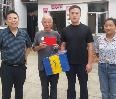 暖心-仙客來看望慰問烈士遺屬