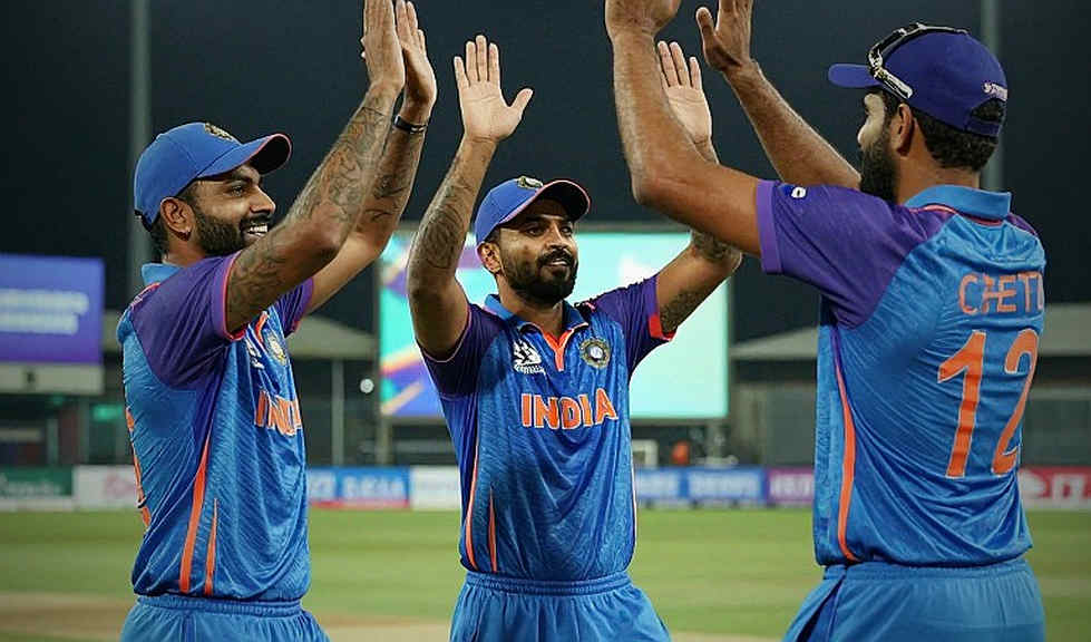 ইংডোনেশিয়া বনাম পাকিস্তান: ফাইনালে দাঁড়াবে কে?